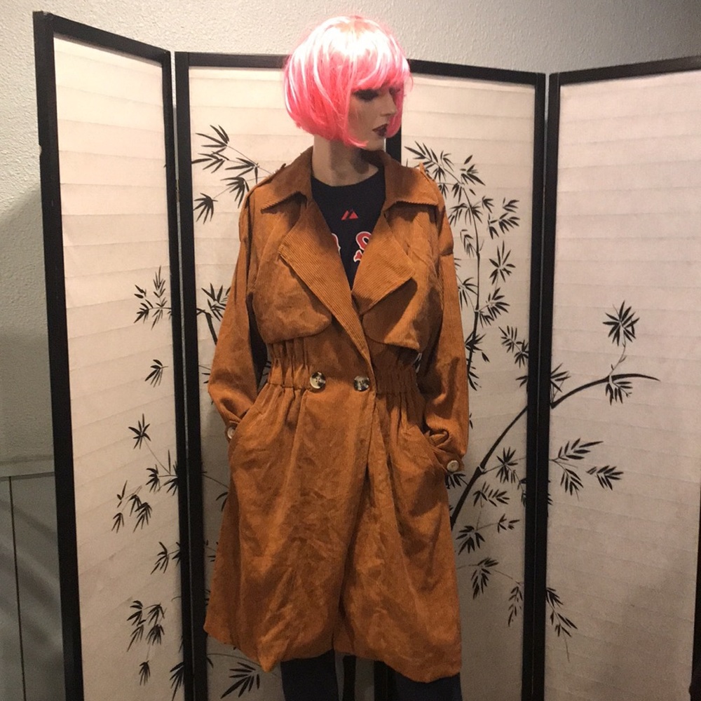 3/4 length corduroy jacket w/many details like new